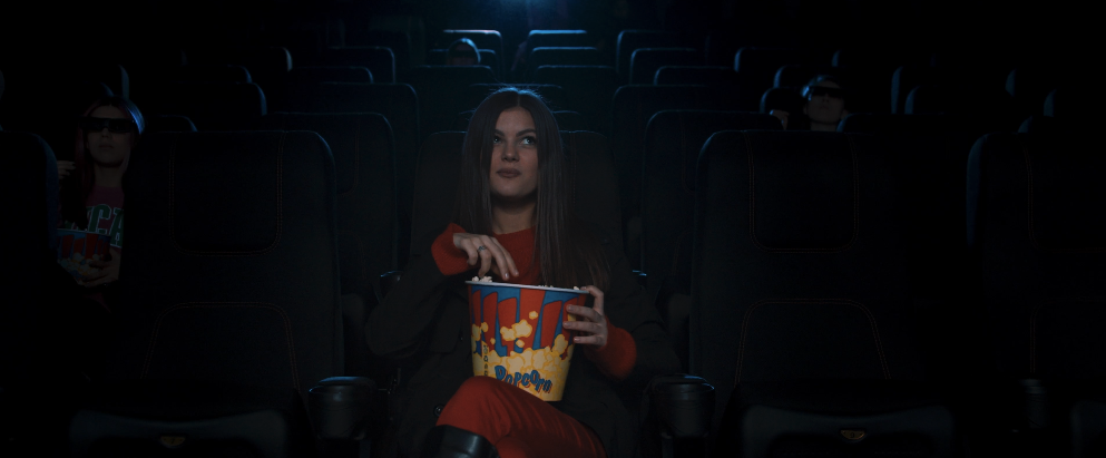 Violetta in cinemaroom